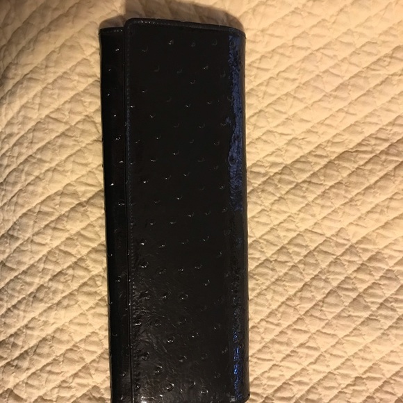 Clutch - Picture 3 of 3